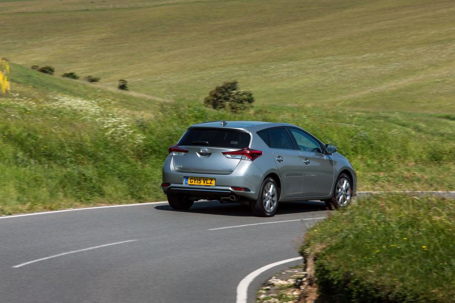  Toyota Auris 2015 года  (UK) (фото 25 из 43)